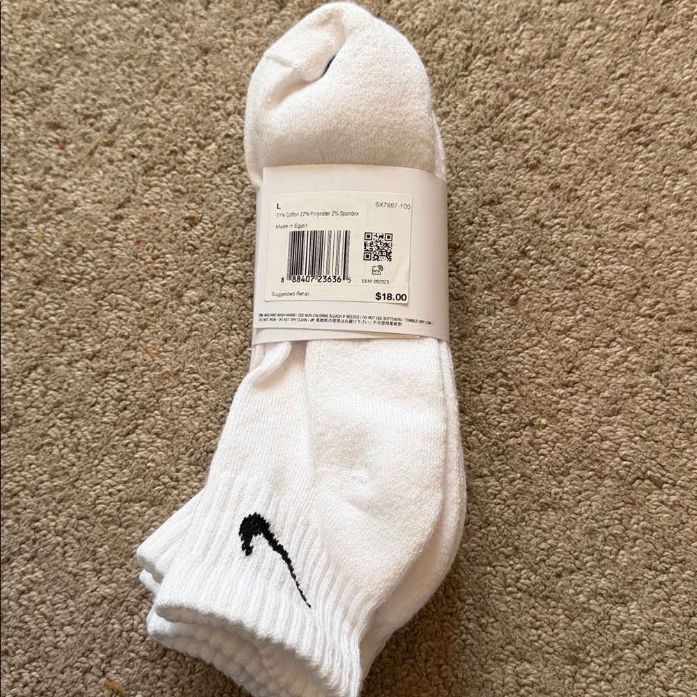 Nike DRI FIT Everyday White Crew Socks with Black Logo. - Picture 4 of 5